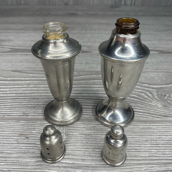 Vintage Empire & web weighted pewter salt & pepper shaker w glass interior decor - Picture 6 of 10